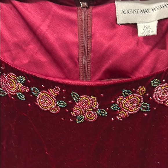 August Max Deep Red/ Burgundy  Velvet Maxi Dress with Floral Detail - Picture 3 of 4